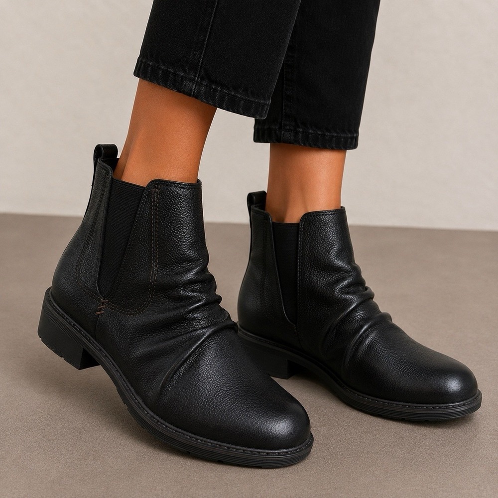 Clarks Hearth Rose Ultimate Comfort Black Scrunched Ankle Boots Womens Size 11
